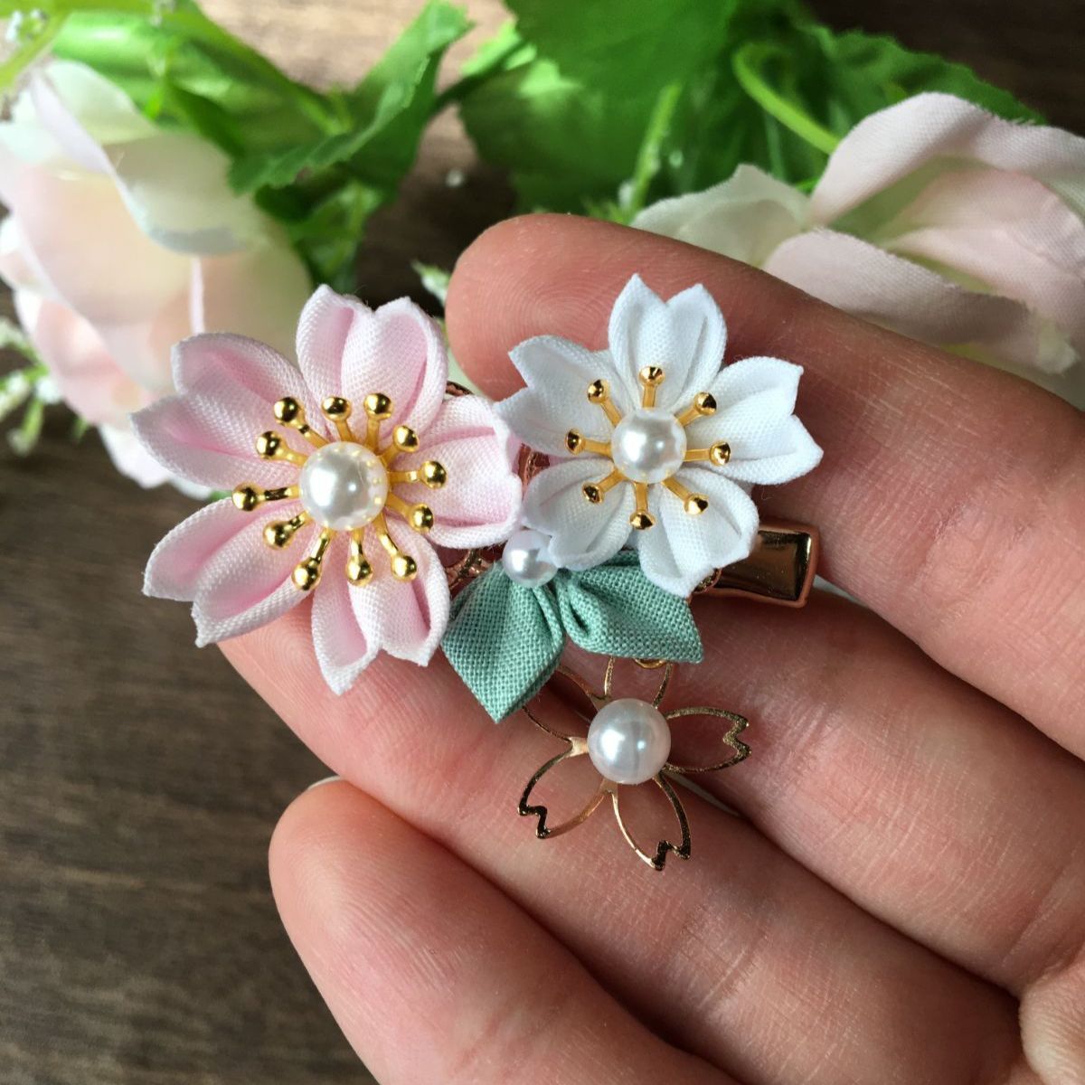 メルカリshops つまみ細工 桜のヘアクリップ