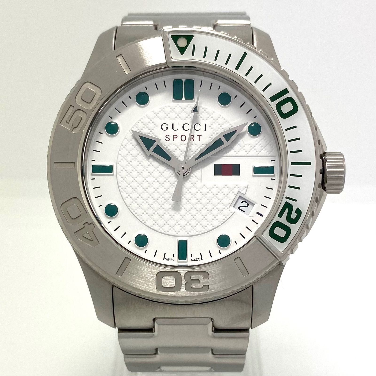 グッチ GUCCI Gタイムレス スポーツ YA126232 126.2 クォーツ 白 デイト表示