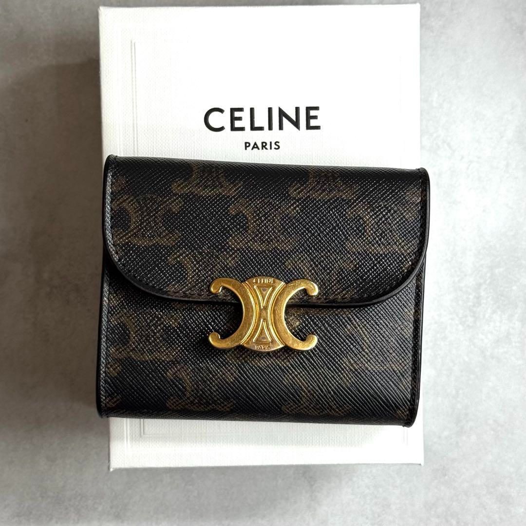 国内発送【CELINE】 トリオンフ フラップ ミニ 財布 カーフ 最新な [セリーヌ] 三つ折り財布 スモール フラップ ウォレット