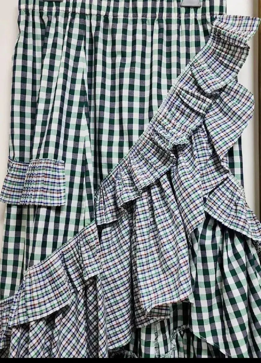 Z117 送料設置無料 SHARP大型冷蔵庫 人気モデル 271L 送料設置無料