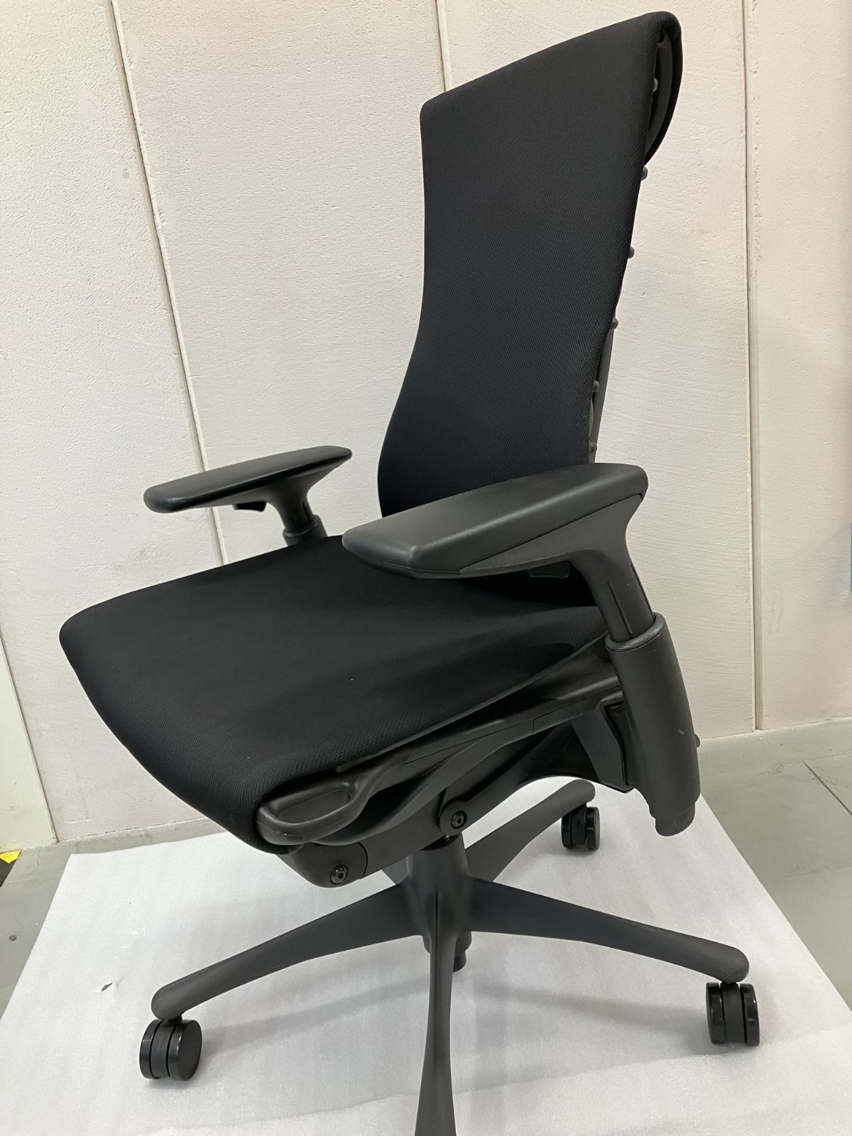 イームズ サイドシェルチェア ブラック ハーマンミラー社製 国内在庫