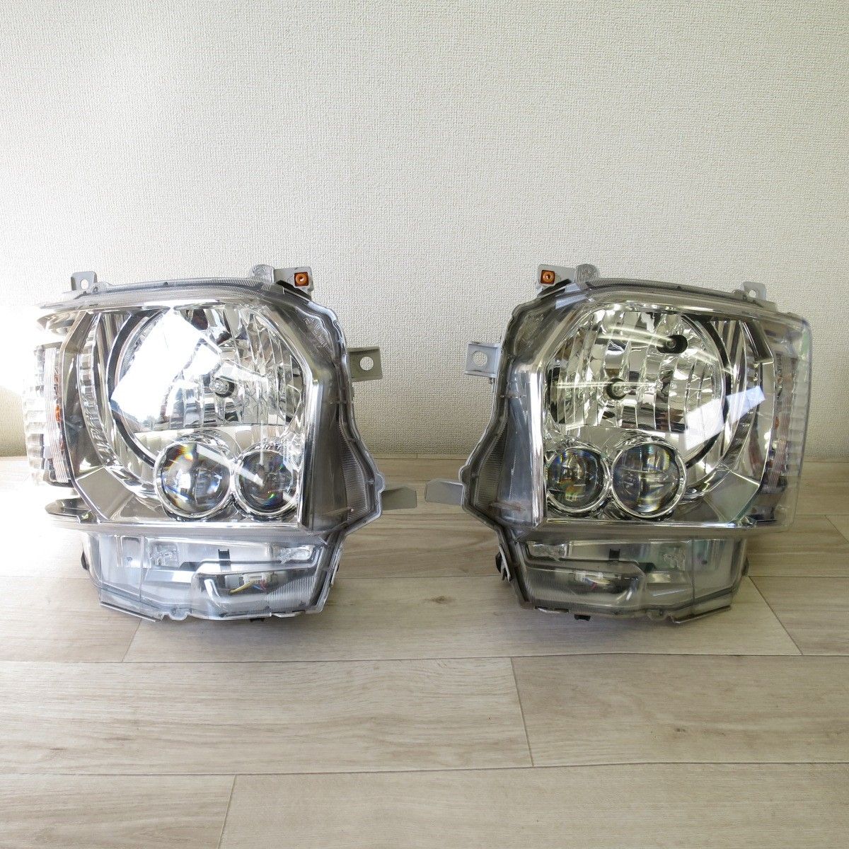 送料無料] 左右セット！コンピューター付き◇トヨタ 200系 ハイエース