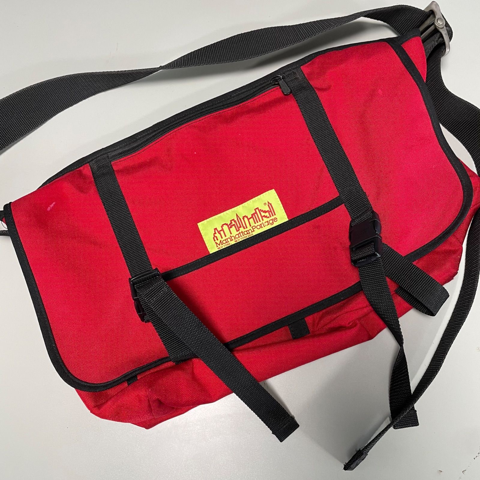 Manhattan Portage バイク メッセンジャーバック 黄色タグ 赤 最終値下げ】Manhattan Portage バイク メッセンジャーバック