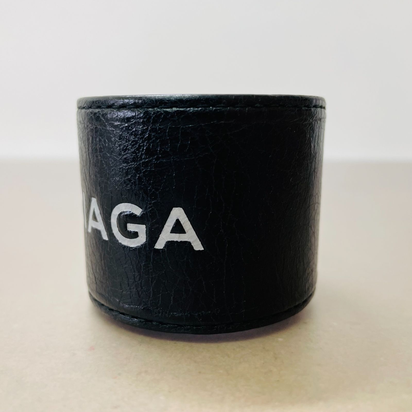 BALENCIAGA ブラック レザーバングル ブレスレット C2598 60サイズ発送