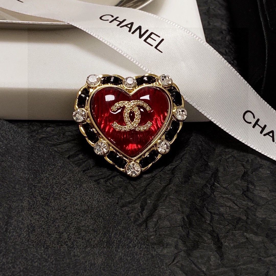 【可愛すぎる♡】シャネル CHANEL ブローチ 華やか バンビ 可愛すぎる♡】シャネル CHANEL ブローチ 華やか バンビ