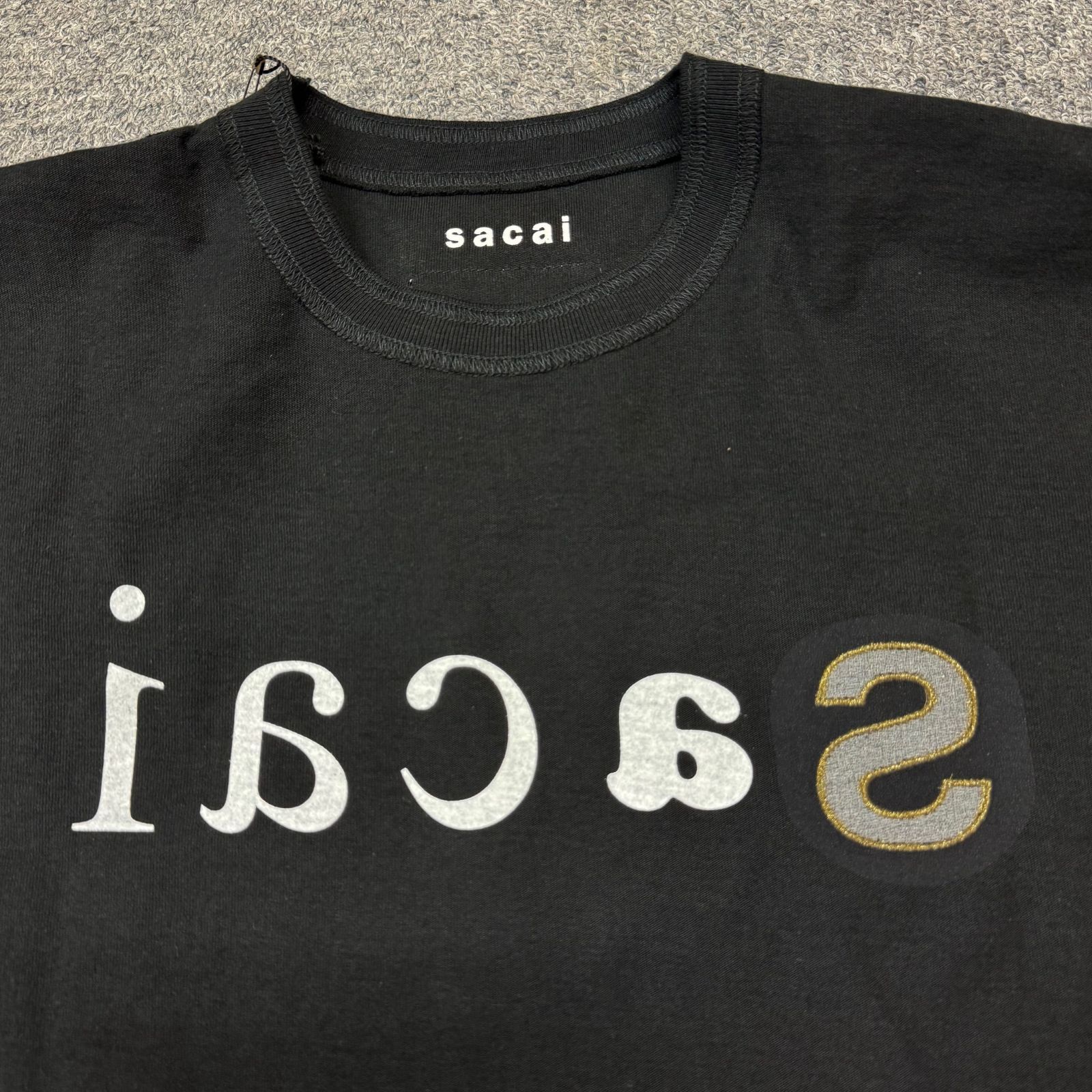 未使用品 sacai 25AW ”S“ LOGO プリントTシャツ 名古屋限定 半袖T