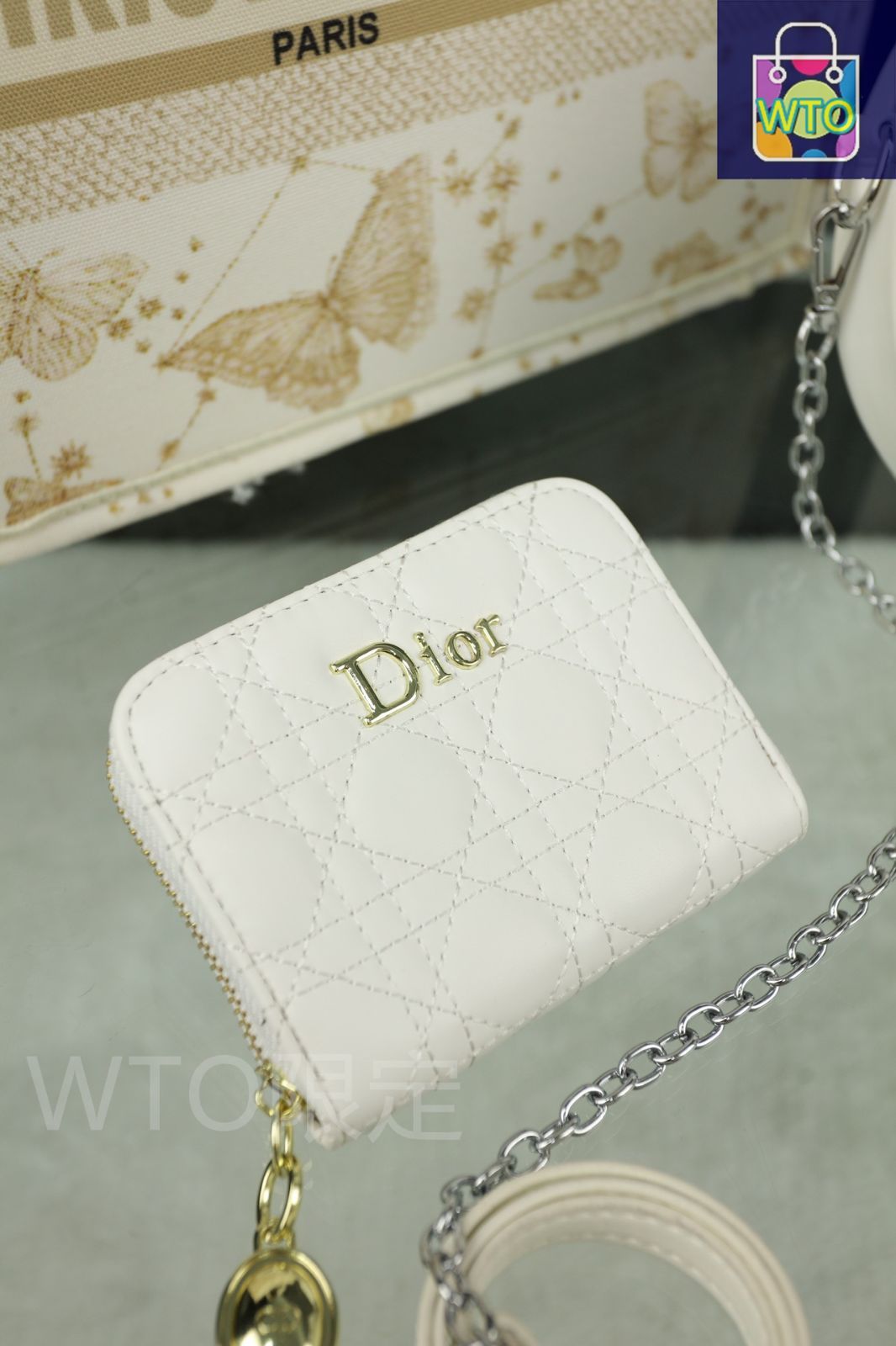本日WTO] 3点セット Dior ディオール トートバッグ + ラウンドバッグ + 財布 シンプルでリラックス感たっぷり！  [本日WTO|新品未使用品]-WT0輸入-FVH63 未使用 スノーストームジャケット 定価44000円 マウンテンハードウェアー MOUNTAIN  HARDWEAR（マウンテンハードウェア）