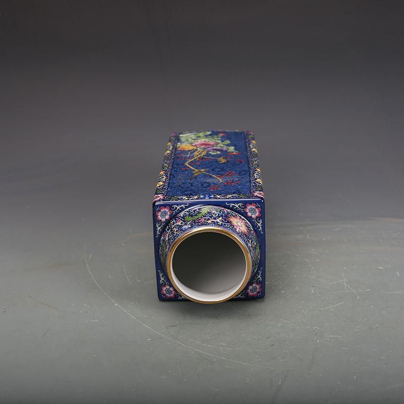 紅地琺瑯彩孔雀紋瓶 装飾品 花瓶 美品 景徳鎮 陶磁器 工芸品 美術品 置物 紅地琺瑯彩孔雀紋瓶 装飾品 花瓶 美品 景徳鎮 陶磁器