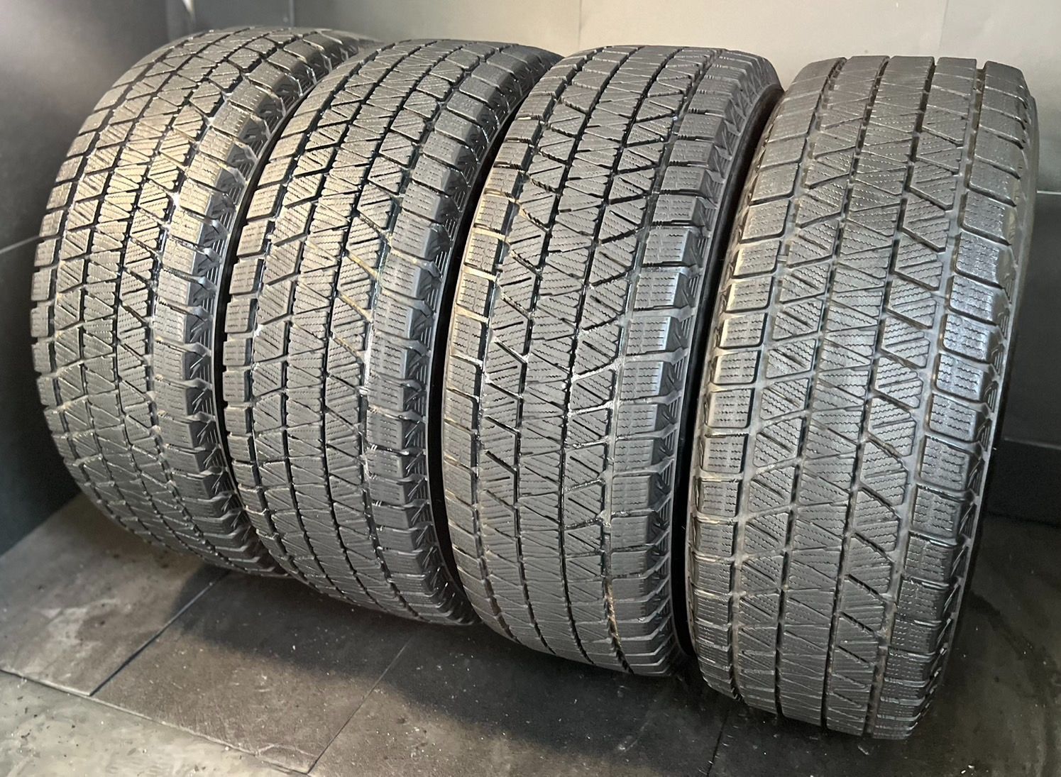 製 約9～9.6分山 ブリヂストン BRIDGESTONE ブリザック BLIZZAK DM-V3 スタッドレス 265 65R17 4本 h_261