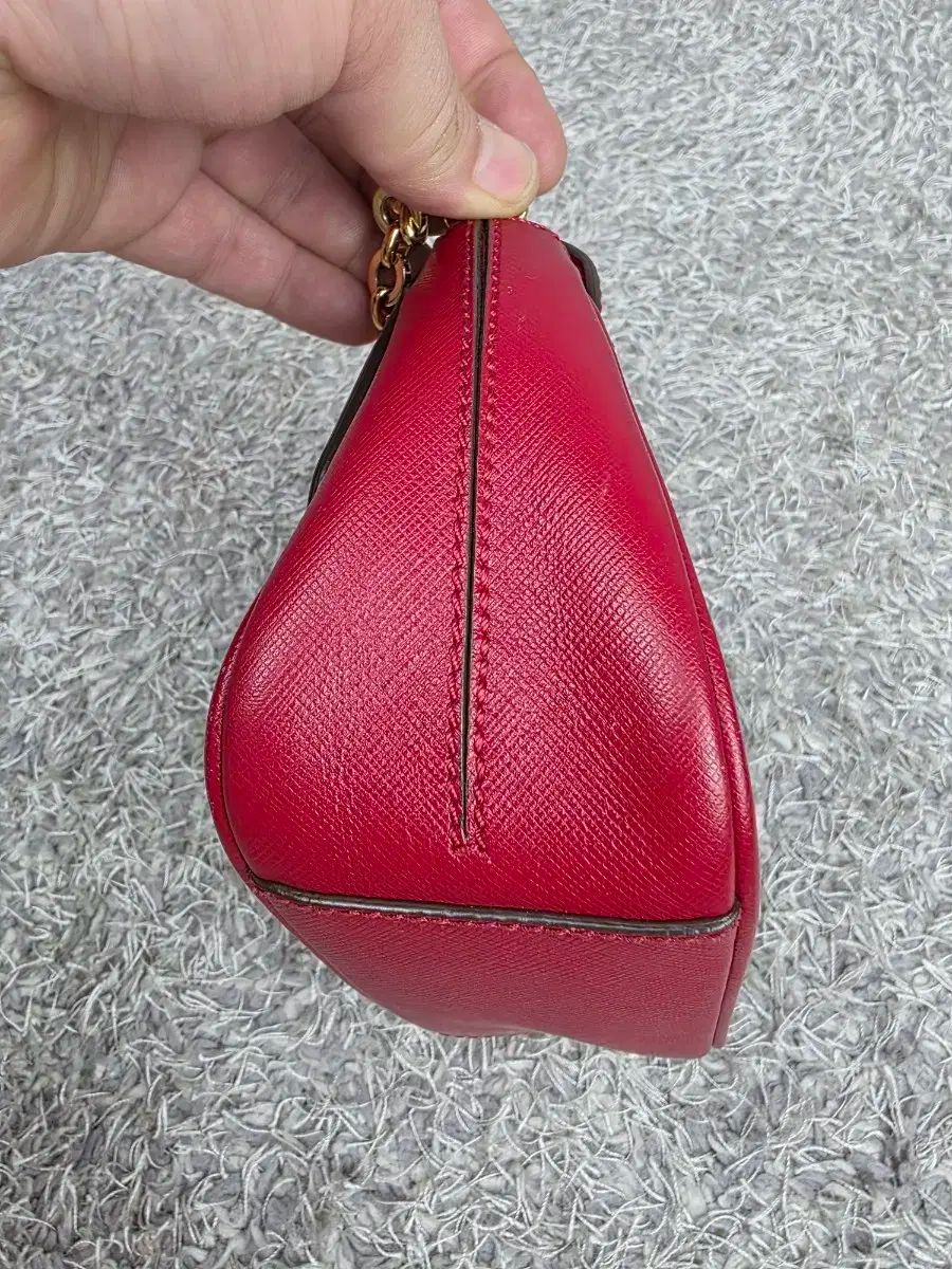 フェラガモ ミニ チェーンバッグ 状態 かなり 良好 DECORATOM_COM_BR