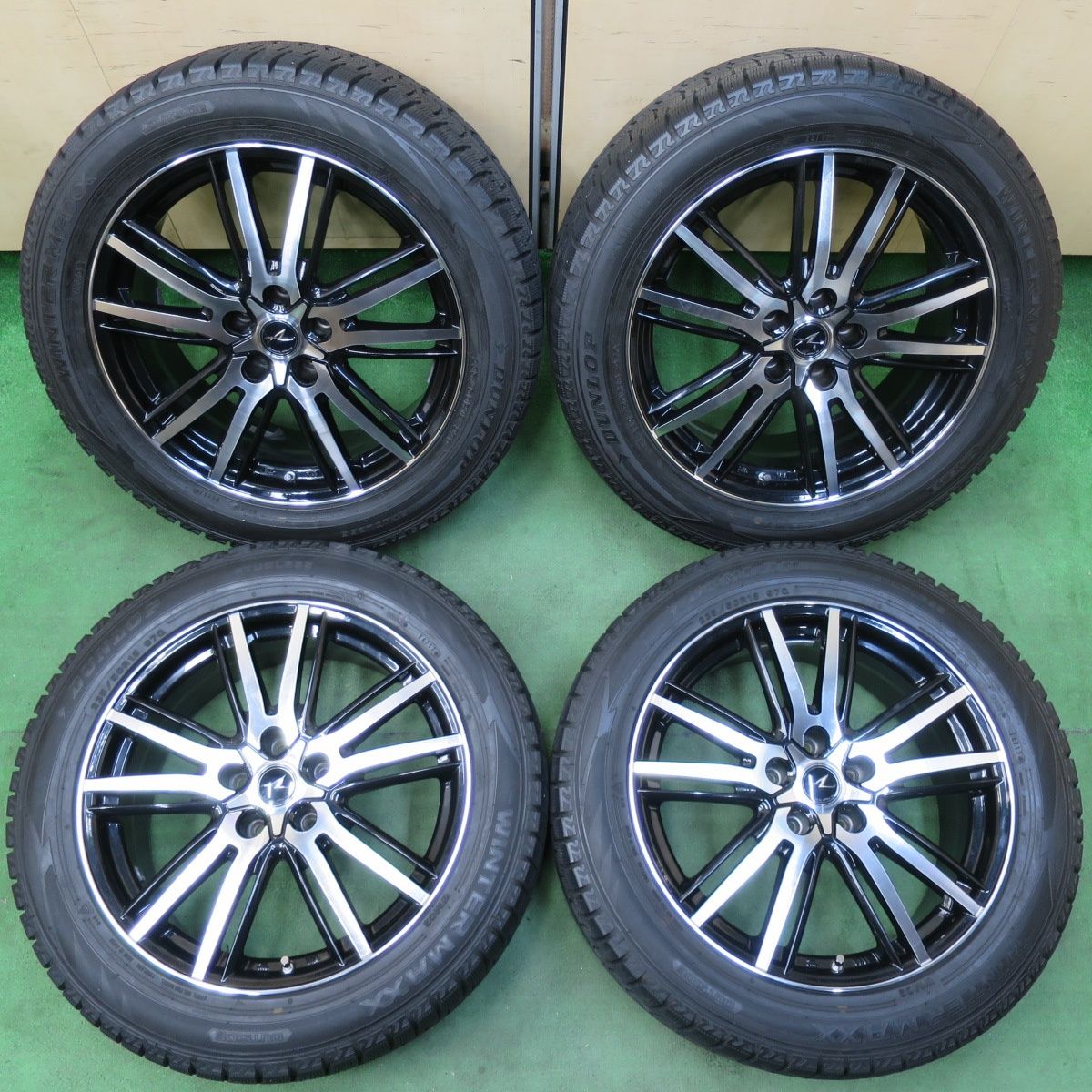 [送料無料] バリ溝！キレイ！8.5分スタッドレス 235/50R18 ダンロップ ウインターマックス WM02 AXEL アクセル 18インチ PCD114.3/5H5012515イス