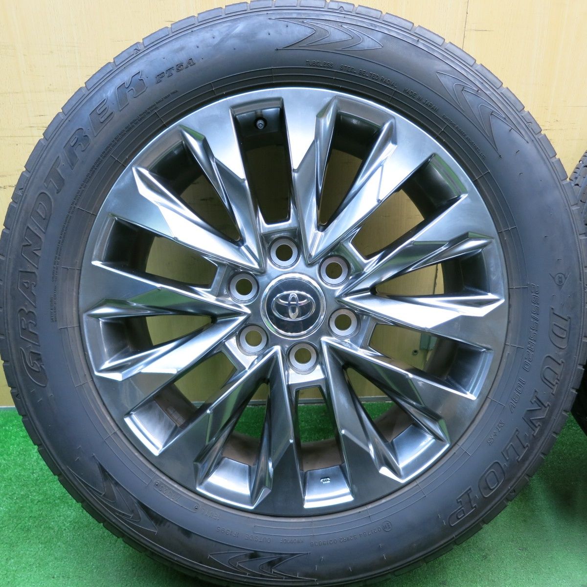 ランクル300 ZX純正夏用タイヤ 265/55R20 新品4本セット キレイ!23年☆トヨタ ランクル 300 ZX 純正 265/55R20