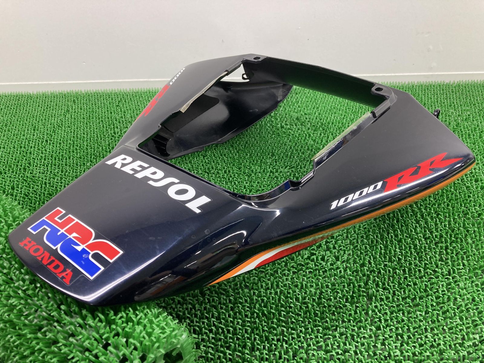 CBR1000RR テールカウル 黒 MEL ホンダ 純正 中古 バイク 部品 SC57 シートカウル レプソル 修復素材に 品薄 車検  Genuine - メルカリ