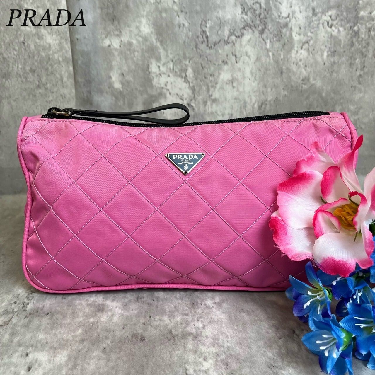 良品】PRADAプラダポーチ化粧ポーチ三角ロゴピンクキルティング