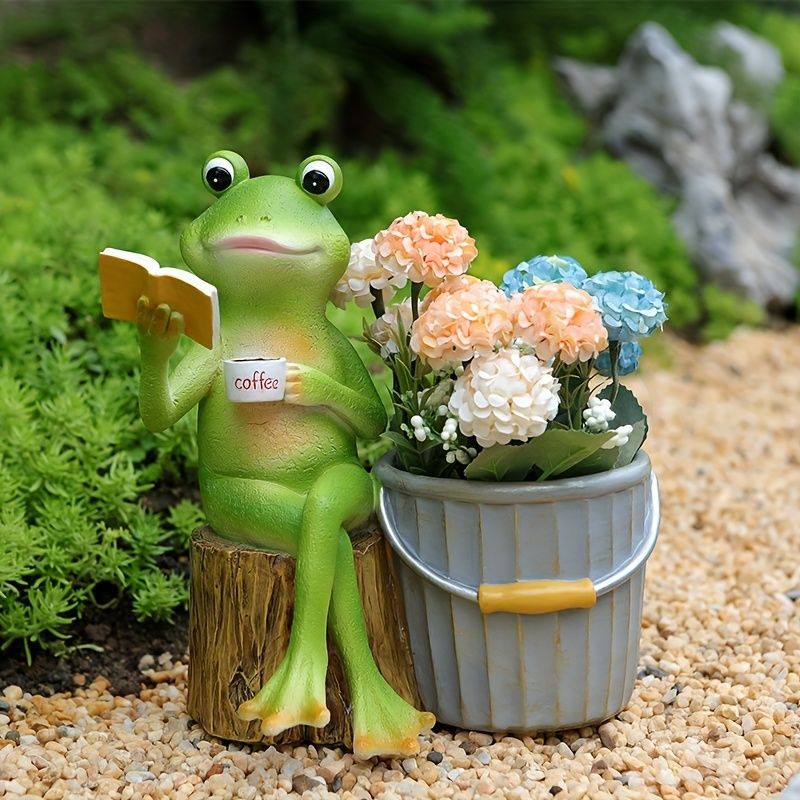鉢植え 植木鉢 プランター プラントポット フラワーポット ガーデニング バケツの隣で本を読んでいるカエル かえる 屋内 室内 インテリア 玄関 多肉植物 サボテン ユニーク 樹脂