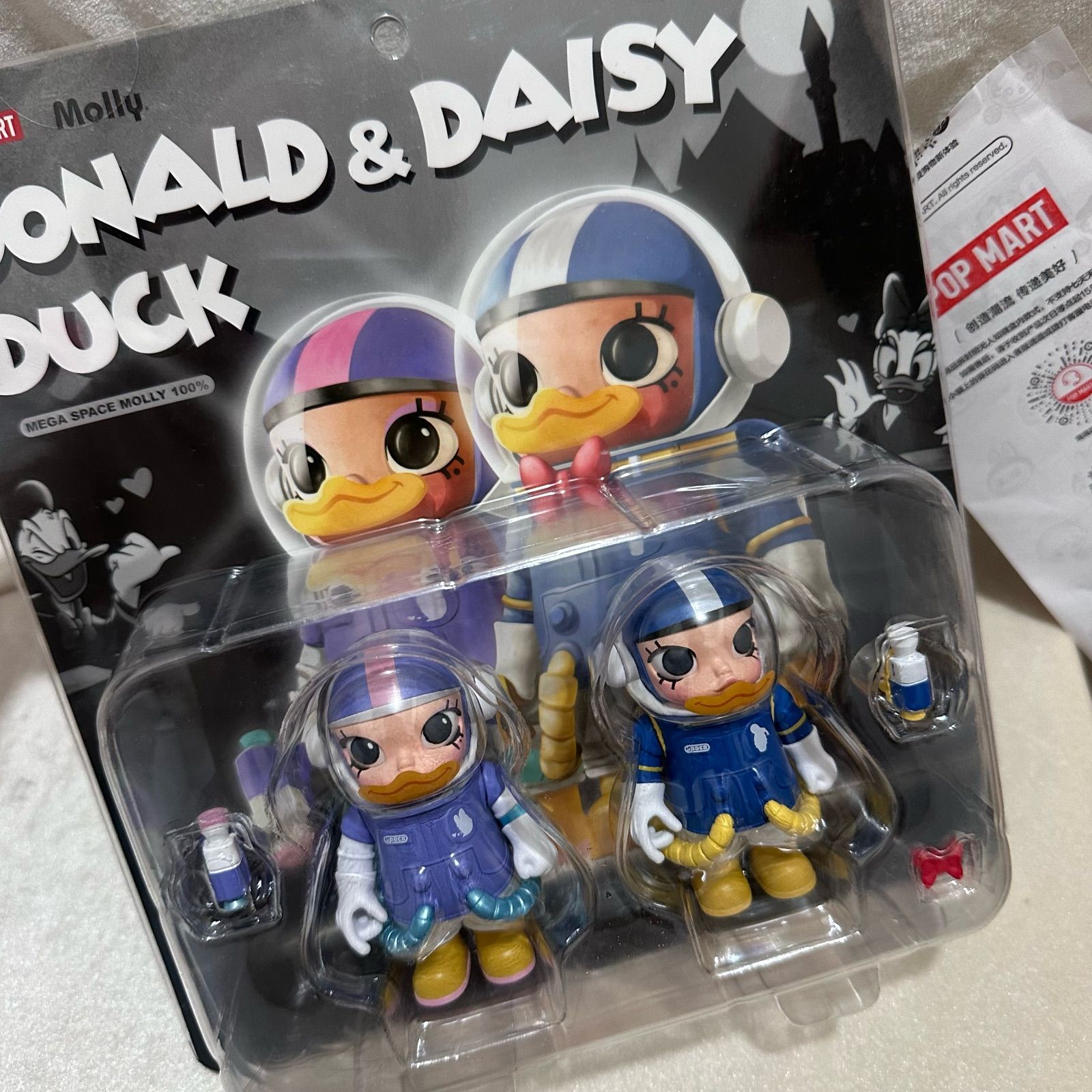 POP MART ドナルド　デイジー　SPACE MOLLY 100% 未開封 POP MART100% Space Molly ドナルド デイジ Donald - メルカリ