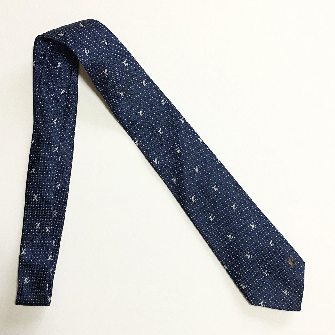 新品未使用 LOUIS VUITTON ルイヴィトン ネクタイ 100%シルク 美品 ルイヴィトン Louis Vuitton ネクタイ シルク100% ネイビー