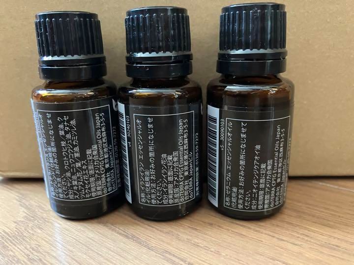 茄子紺 未使用！doTTERA ドテラ オスマンタスタッチ 10ml ロールオン