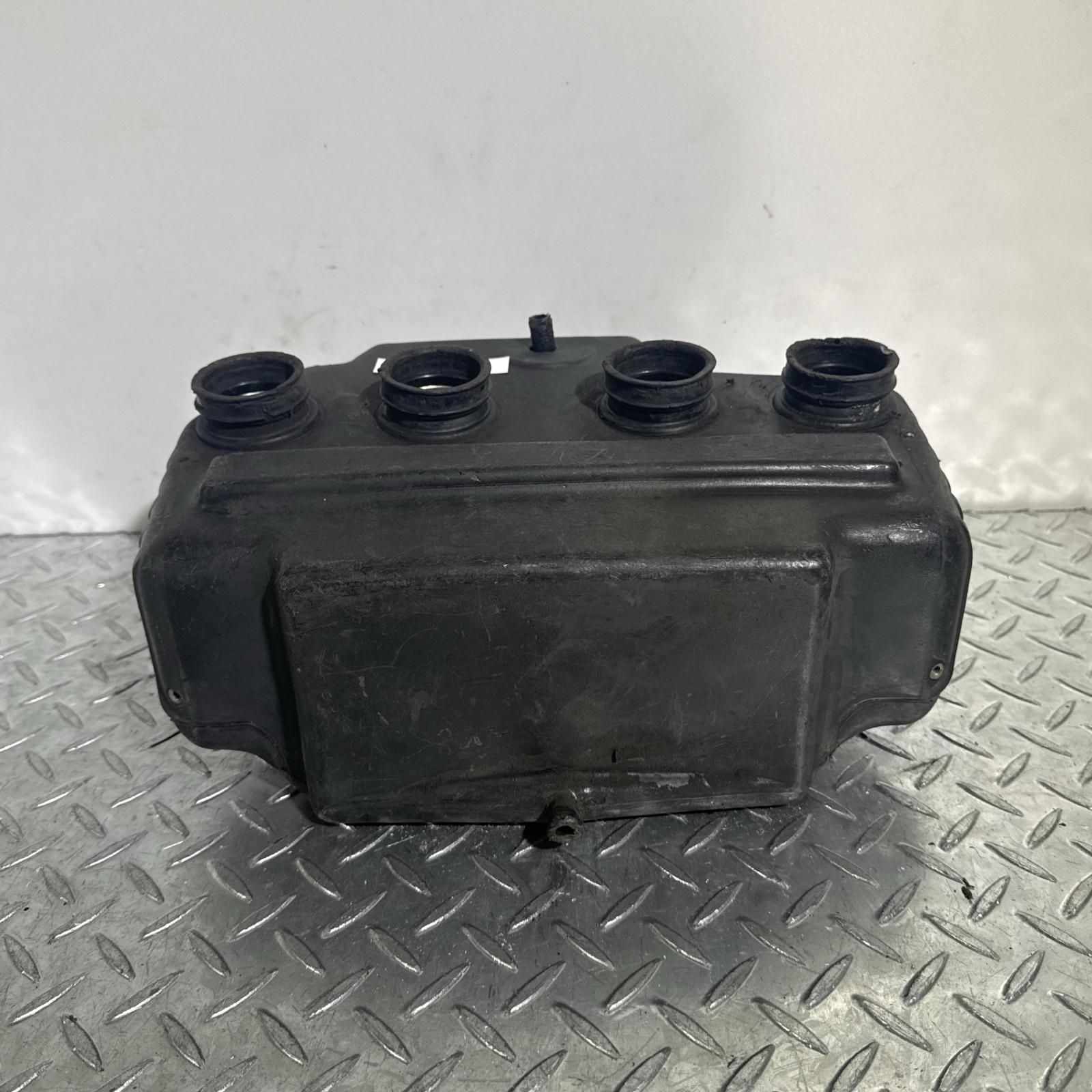 SUZUKI GS1000 エアクリーナーボックス スズキ [M-250327-14] SUZUKI GS1000 エアクリーナーボックス スズキ - メルカリ