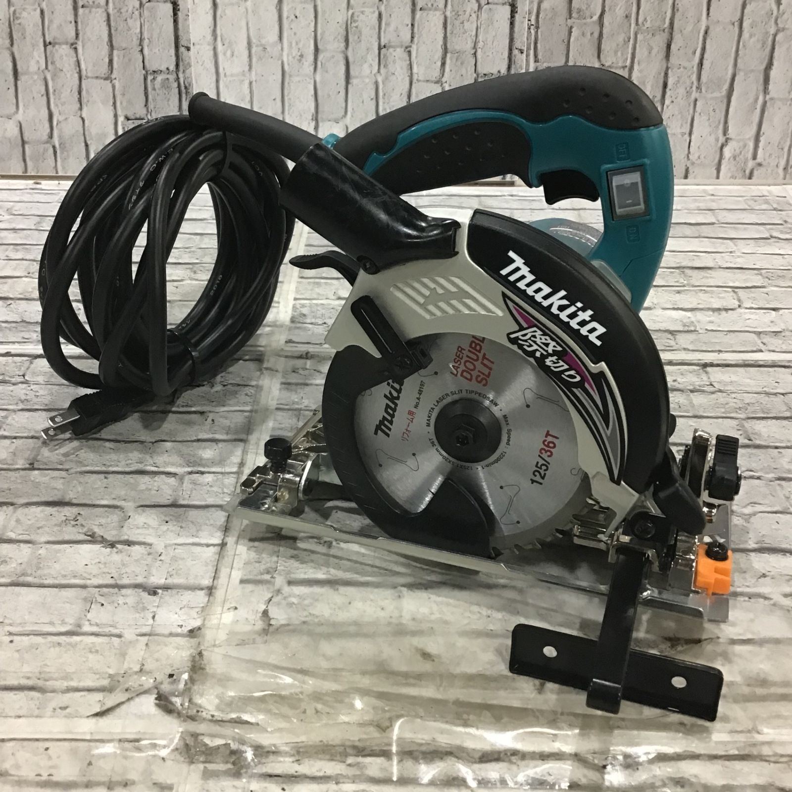中古 Makita マキタ 125mm 際切り 内装マルノコ 丸ノコ 5241