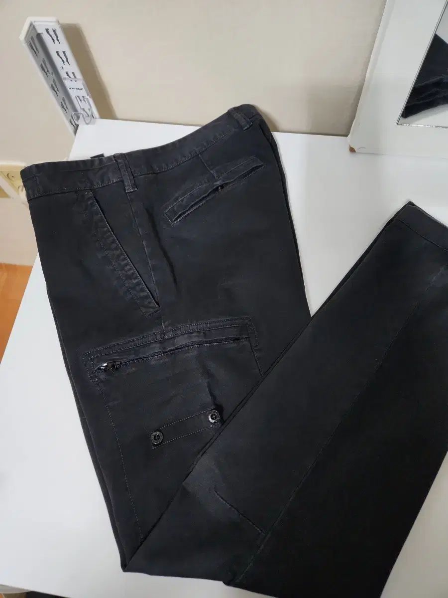 STONE ISLAND(ストーンアイランド) スリム カーゴパンツ ( 88 ー 34 ） 6915321LN