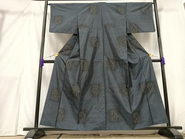 本場夏大島紬　深臙脂と黒　笹竹文様　正絹 本場大島紬 袷 着物 染大島 正絹 黒地 様々な古典柄 花柄