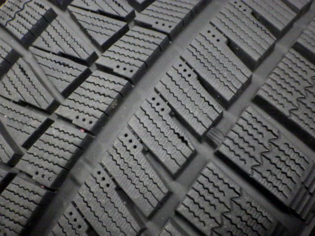 ワゴンセールも実施中。 SP734 F● ● 製造 約8.5部山●BS ICEPARTNER2●215 50R17●4本 最大35％offセール。