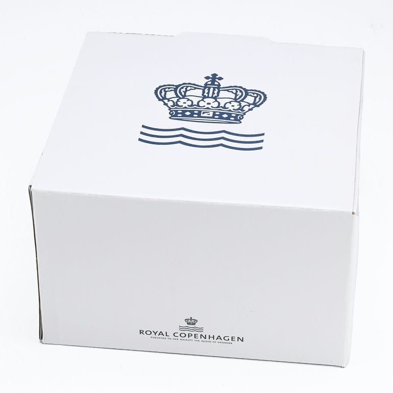 ロイヤルコペンハーゲン アニュアル フィギュリン 2024　DOG　犬 Sterling Collectables: 2024 Royal Copenhagen Dog Annual Figurine