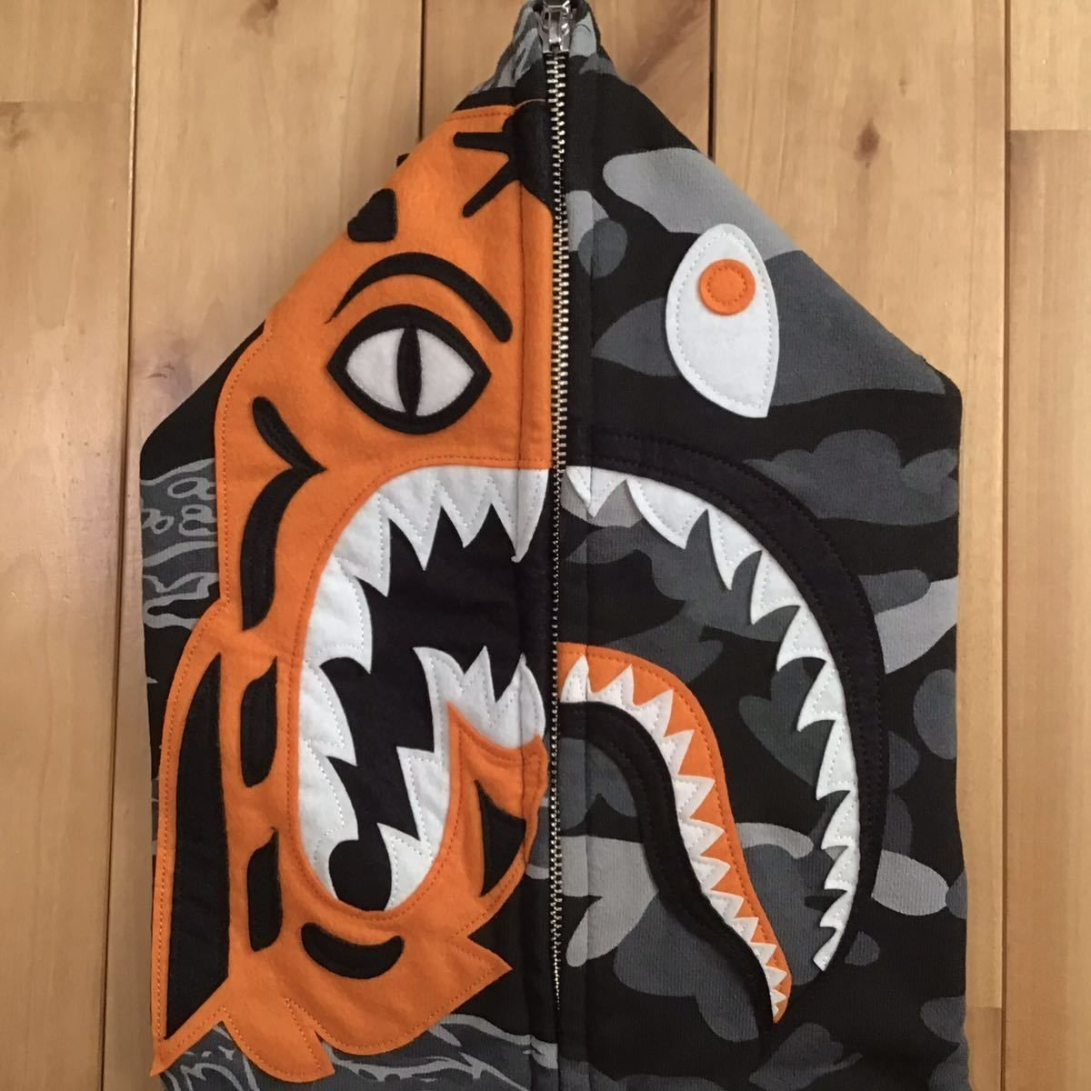APE × UNDEFEATED タイガー シャークパーカー M パーカー Undefeated × BAPE タイガー シャーク パーカー Mサイズ tiger shark