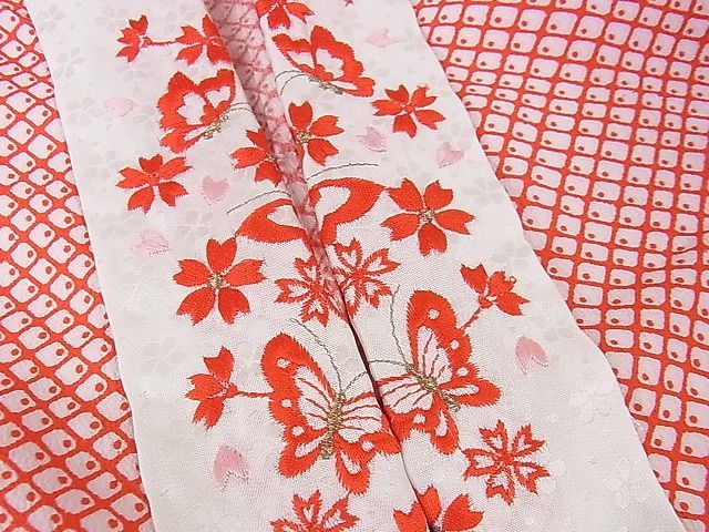 駒刺繍 舞蝶花丸文