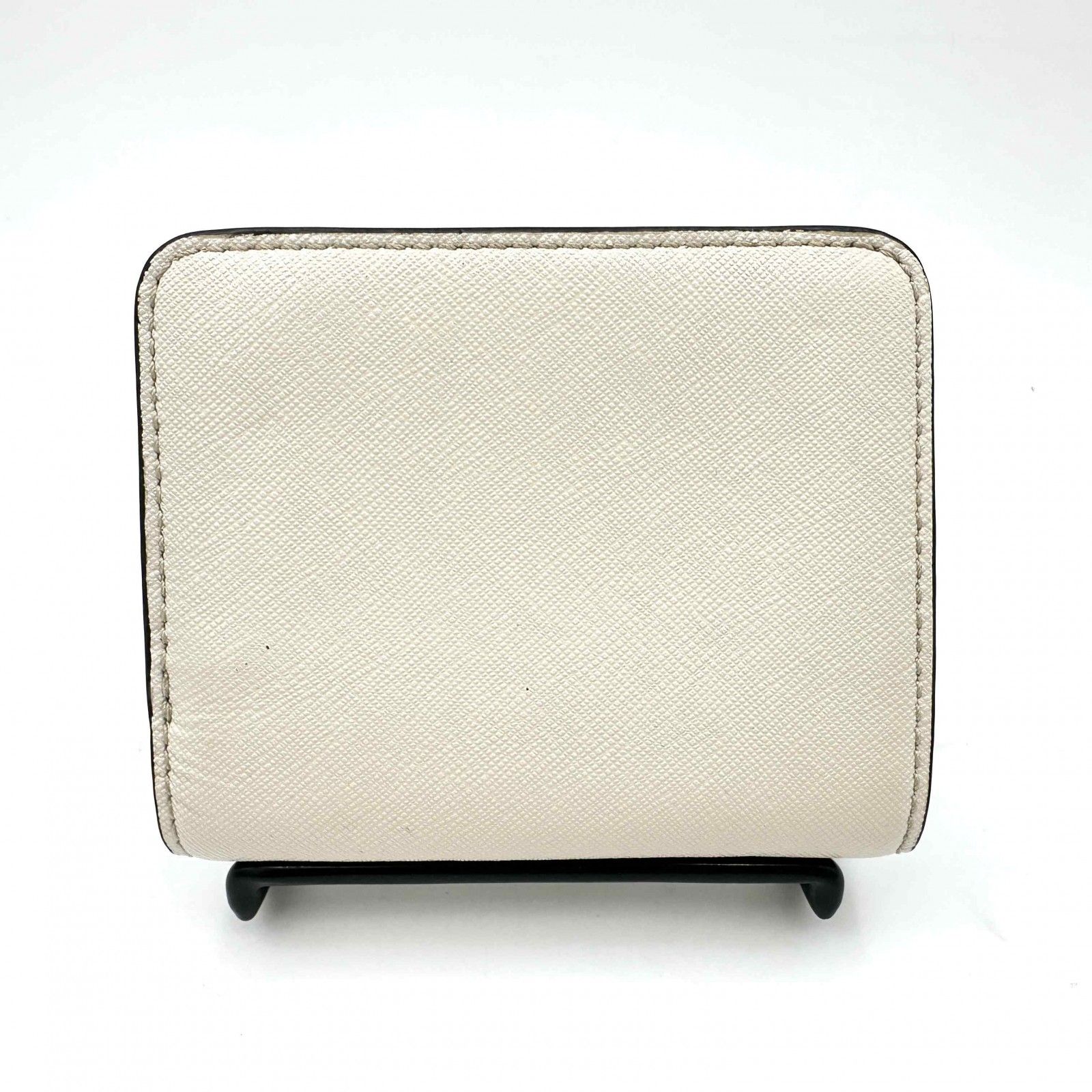 MARC JACOBS グレー 二つ折り財布 美品✨マークジェイコブス 二つ折り財布 グレー シボ革