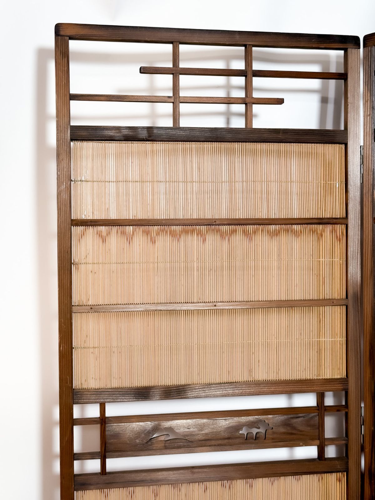 昭和レトロ 木製衝立 4連パーテーション 透かし彫り入り - メルカリ