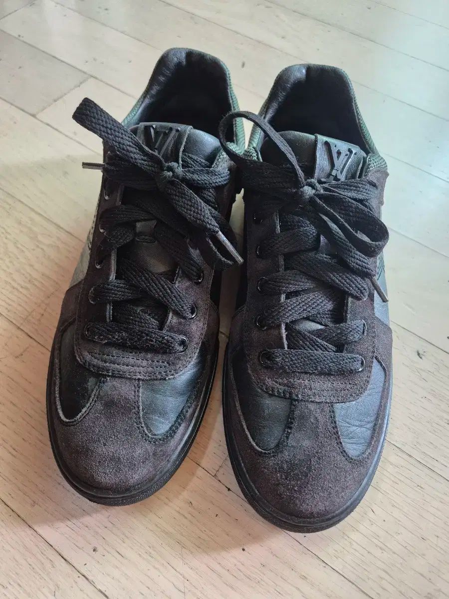 Louis Vuitton ルイヴィトン スニーカーズ 255 サイズ