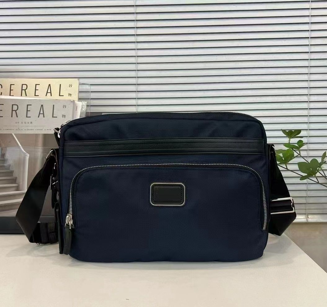 新品未使用 TUMI JARVIS 682420イースト・ウエスト・クロスボディ  