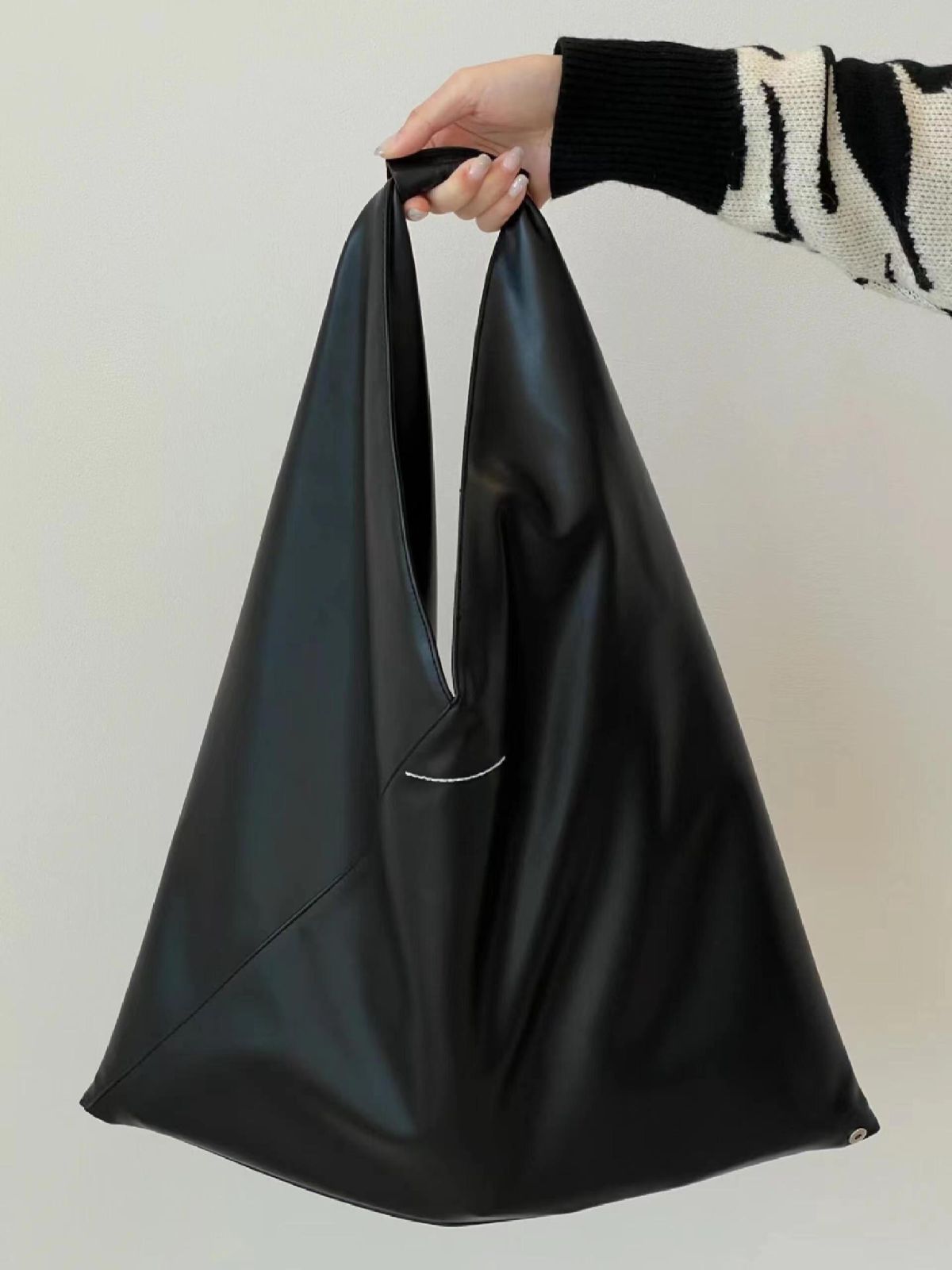 現行 未使用級 ダンヒル ショルダーバッグ サコッシュ 総柄 pvc