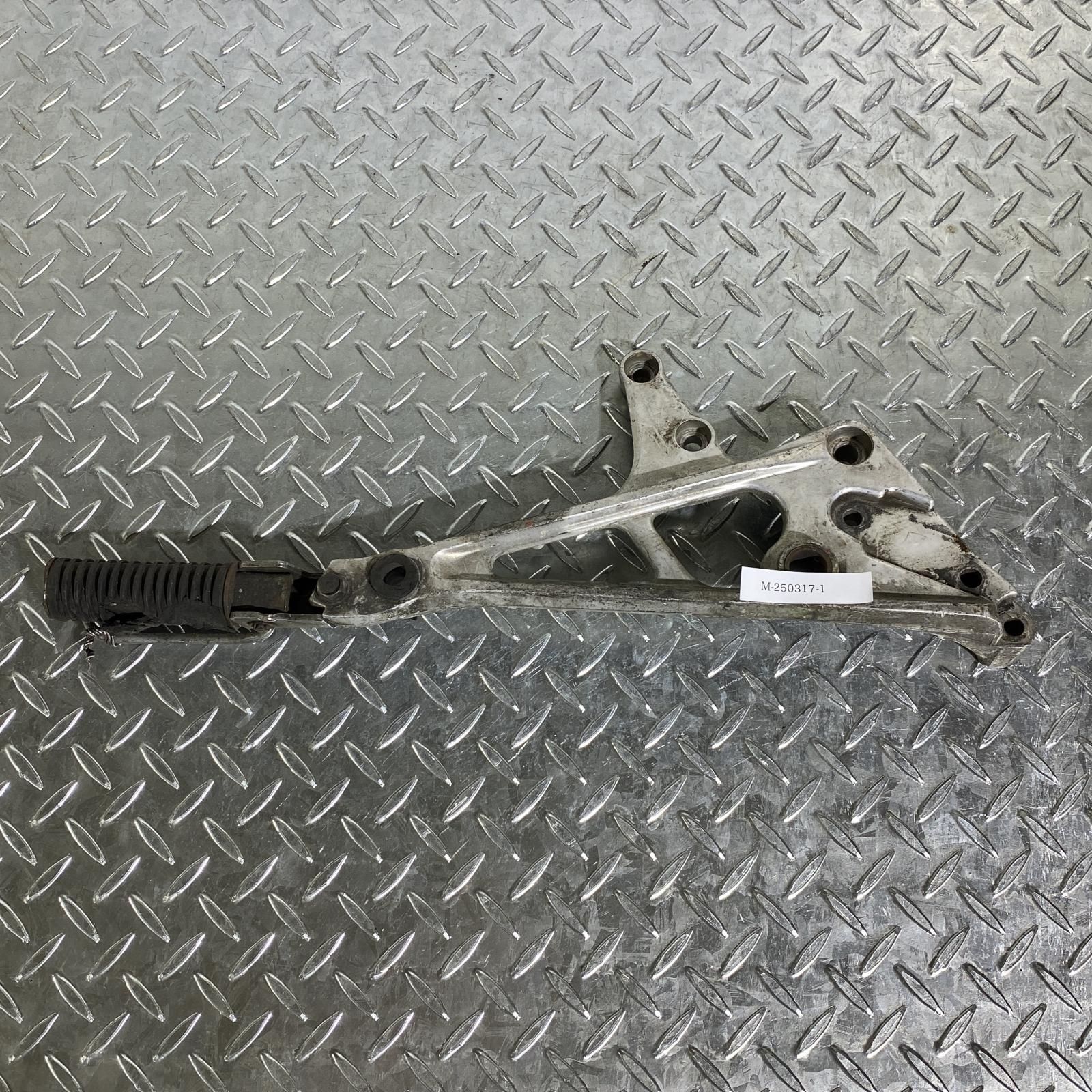 HONDA CBX400F ステッププレート 左 ホンダ [M-250402-4] HONDA