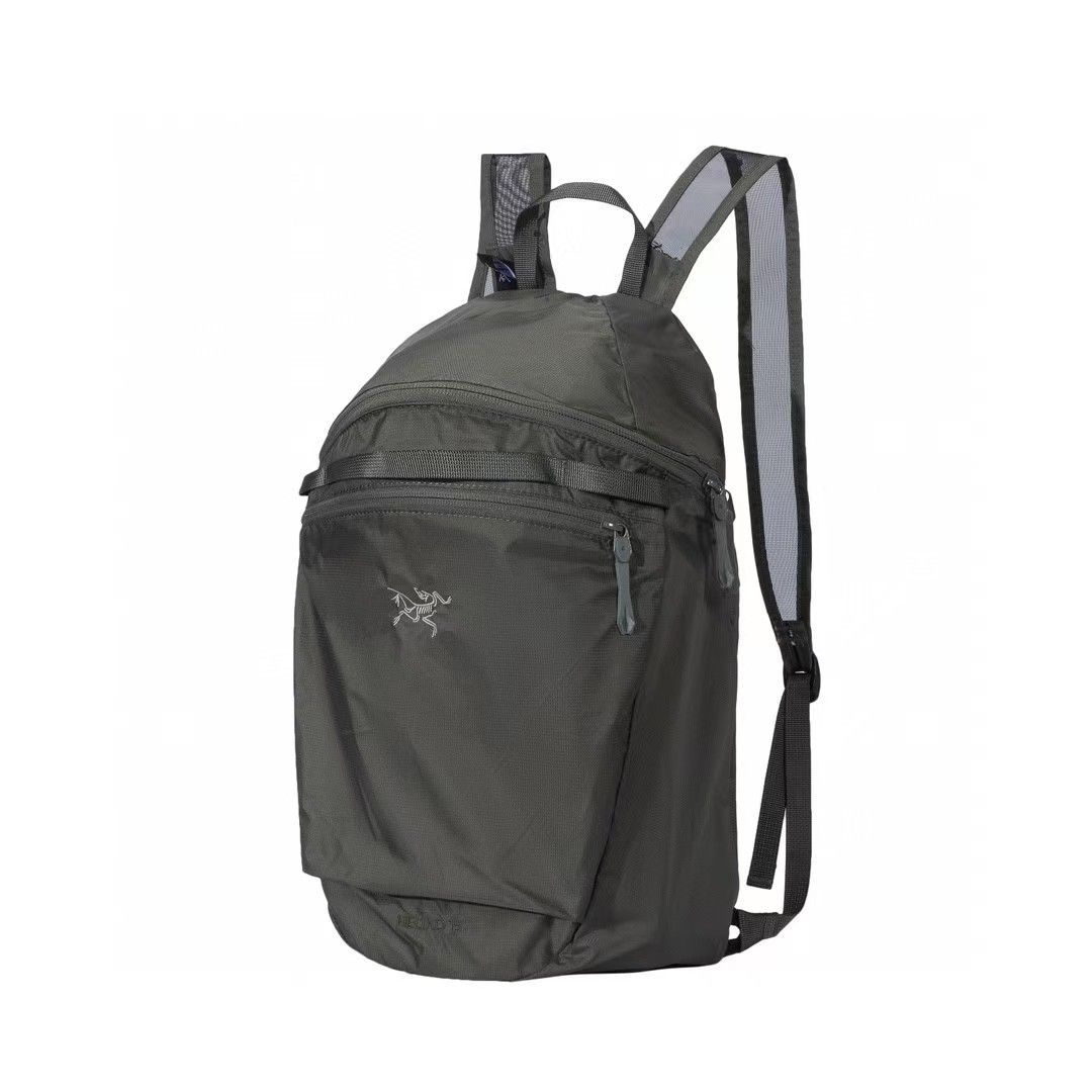 新品未使用品✨Heliad 15L Backpack #Forage ARC’TERYX