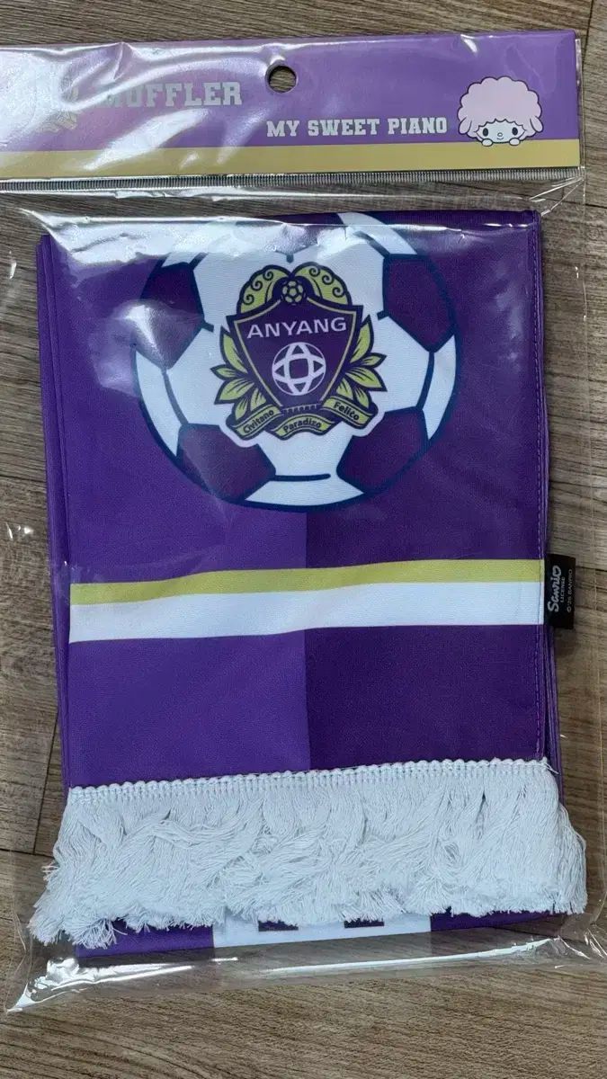 FC 安陽 サンリオ マフラー