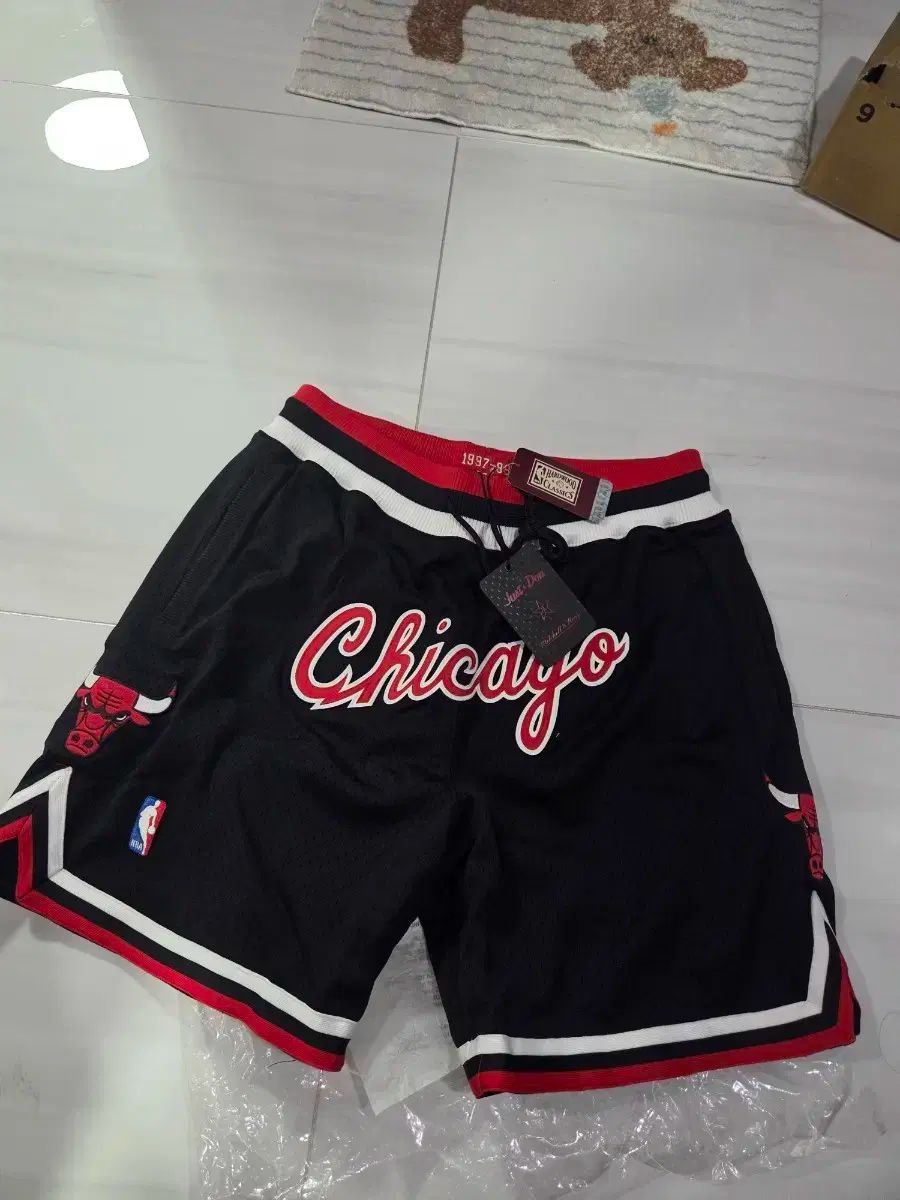 Mitchellandness ミッチェルアンドネス Chicago Bulls シカゴ ブルズ バスケットボール 半ズボン ブラック large₍ラージ 正規品