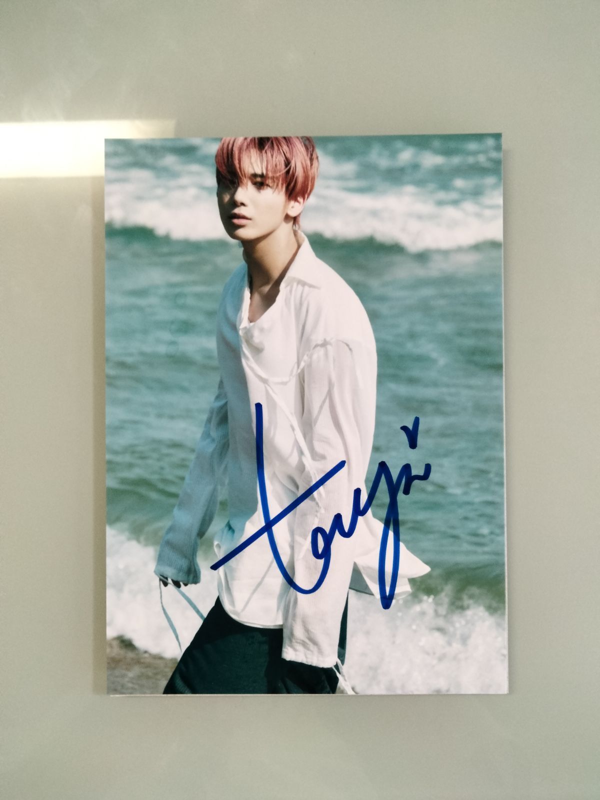 テヒョン直筆サイン入り2Lサイズ写真…TAEHYUN…TOMORROW X テヒョン直筆サイン入り2Lサイズ写真…TAEHYUN…TOMORROW X