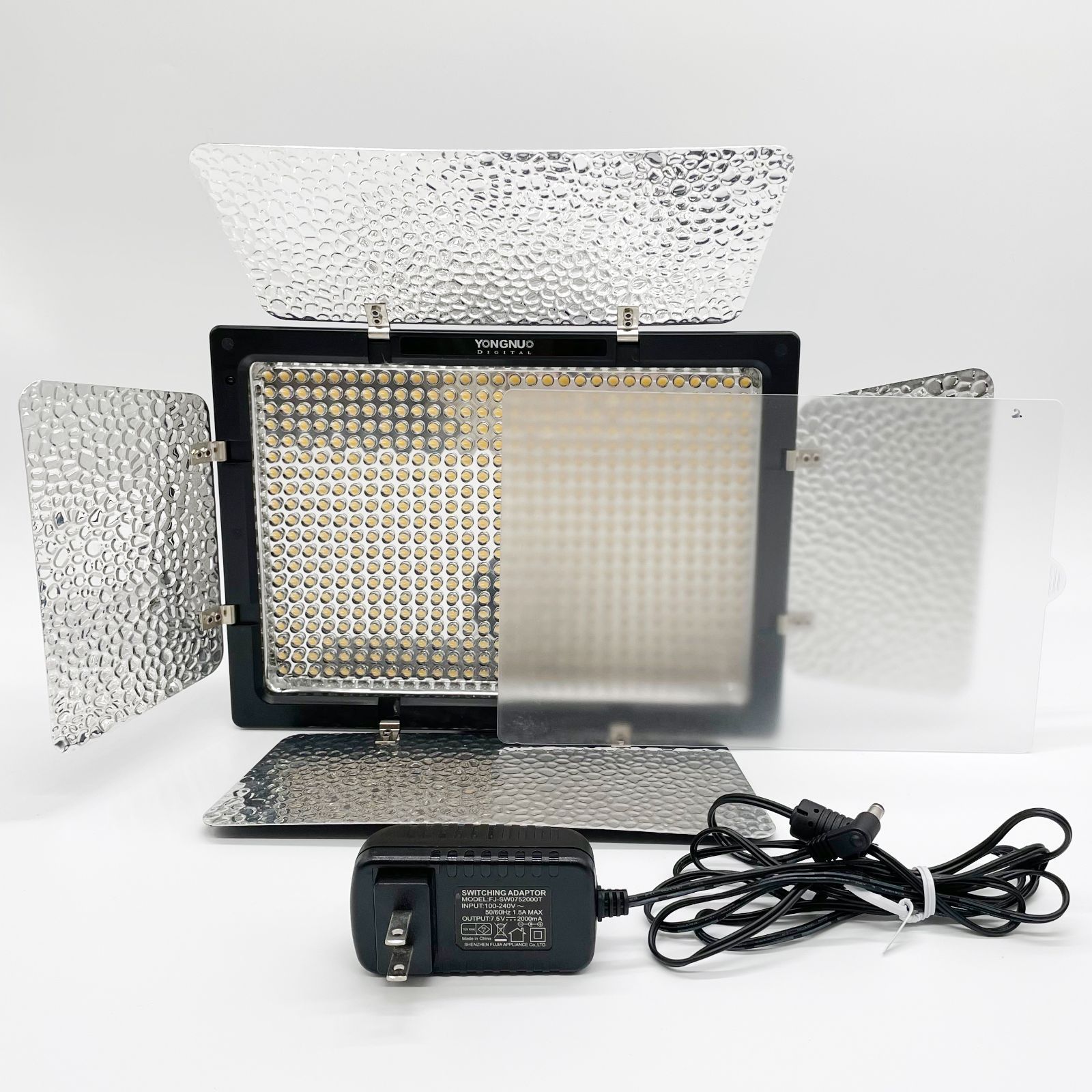 ☆ Yongnuo 販売済み 600 LEDビデオライト AC電源アダプター付き 楽天