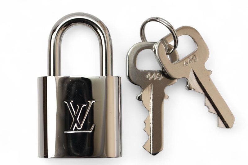ルイヴィトン パドロック 南京錠 ナンバー449 LOUIS VUITTON カデナ シルバー|ポリッシュ LVロゴ キーリング|キーホルダー R10024 WWW_NOITHATQUANGTHANH_NET