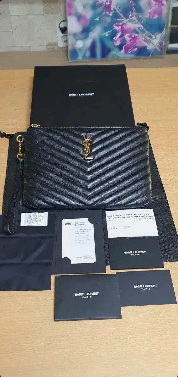 YVES SAINT LAURENT イヴ サンローラン 金具 スモール クラッチ|クラッチバッグ ほぼ 本物 検査証明書 O