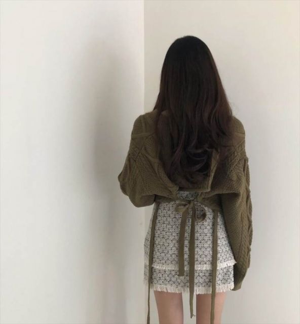 トップス ニットソー セーター ミニ丈 長袖 Vネック リボン かわいい 大人可愛い きれいめ シンプル カジュアル 大人 上品 おしゃれ お洒落 大人可愛い 大人女子 こなれ感 ラブリー キュート ガーリー エレガント 主役級 存在感 無地 春 秋 冬 誕生日 10代 20代 30代 トップス ニットソー セーター ミニ丈 長袖 Vネック リボン かわいい