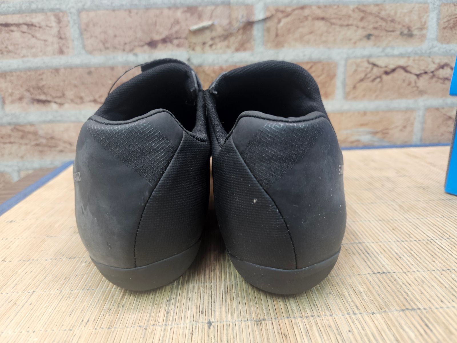 情報が満載。 SHIMANO RC3 SH-RC300 M L01 E SPD-SL size 42 size 26.5cm WIDE シマノ SPD-SL ビンディングシューズ ワイド ロード 同梱発送承中!! 送料無料の商品多数！