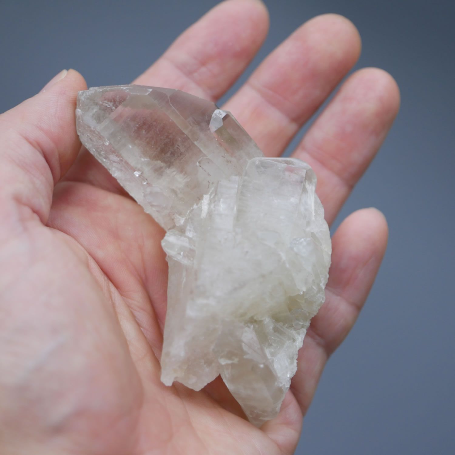 マダガスカル産 煙水晶 天然スモーキークォーツクラスター 1点物