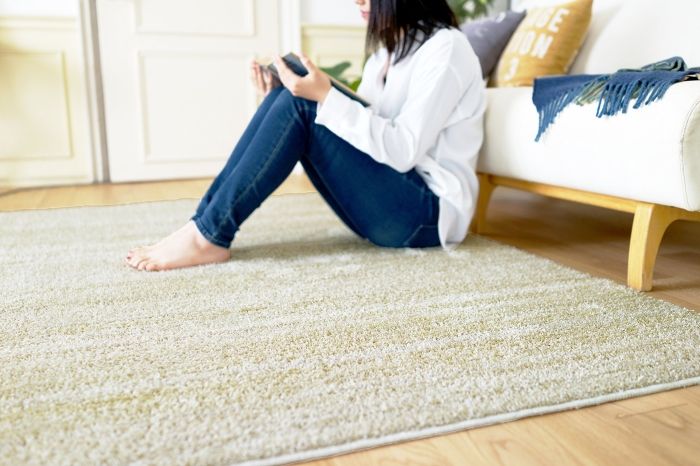 上品な光沢感のあるナイロン糸を使用した