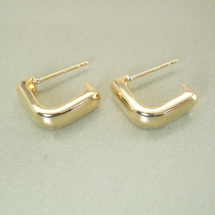 ピアス