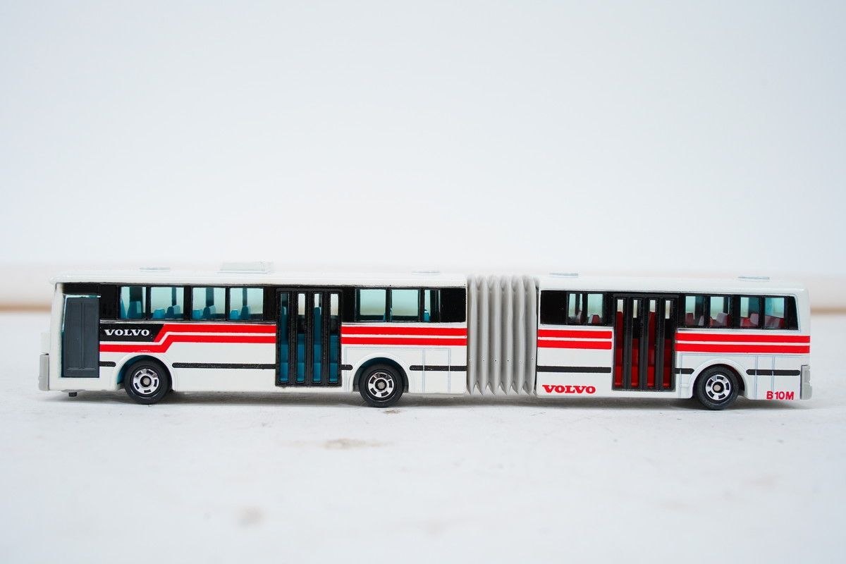 ロングトミカ L 04 VOLVO 富士重工 連節バス TOMY ミニカーショップ ケンボックス ロングトミカ☆L04☆富士重工
