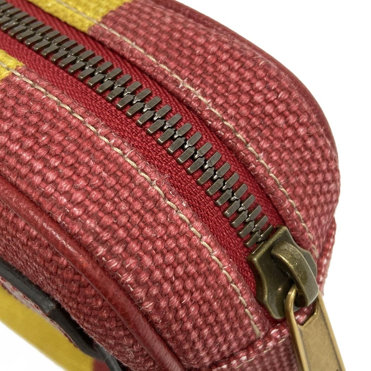 ウエストポーチ